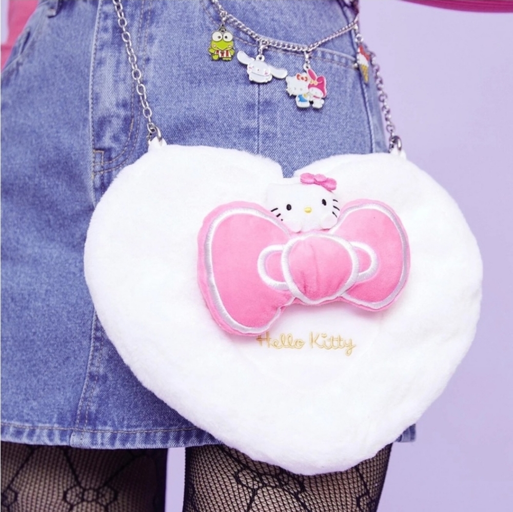 Shein Hello Kitty plush cross body purse